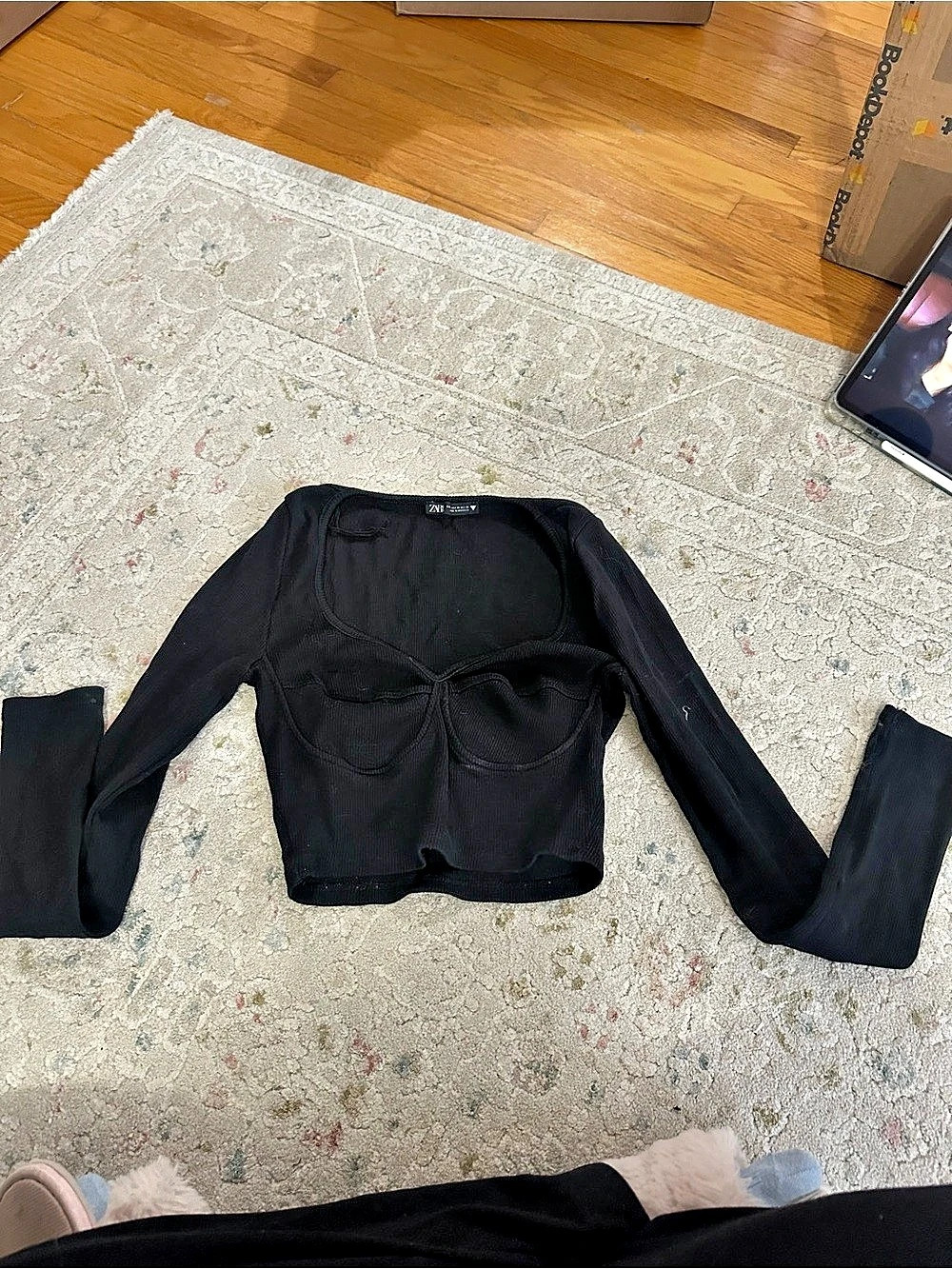 Zara Long Sleeve Top in Black Size Small Like New